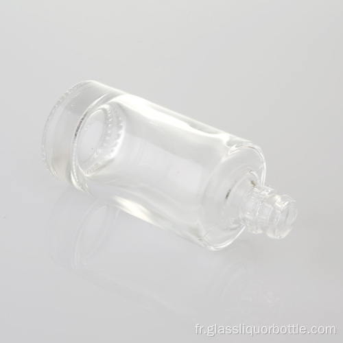 Bouteille en verre de liqueur avec bouchon en aluminium